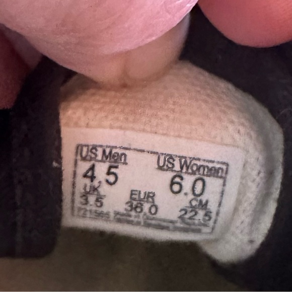 Vans - Picture 4 of 4